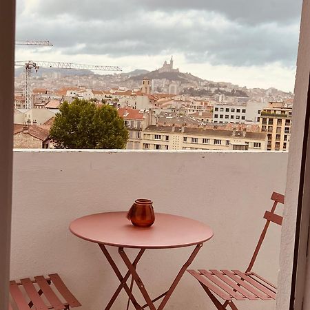 Sublime 2 Pieces Vue Incroyable Mer Et Tout Les Monuments De Marseille Exterior photo